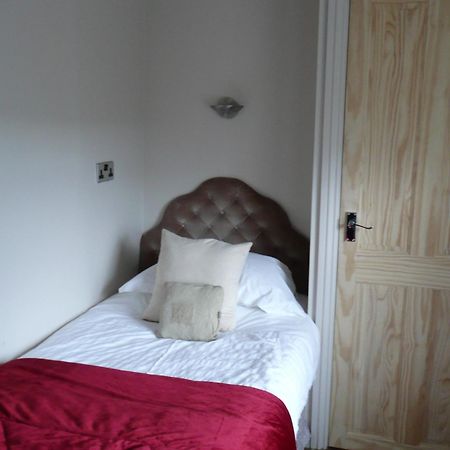 Hollybush Inn Greenhaugh الغرفة الصورة