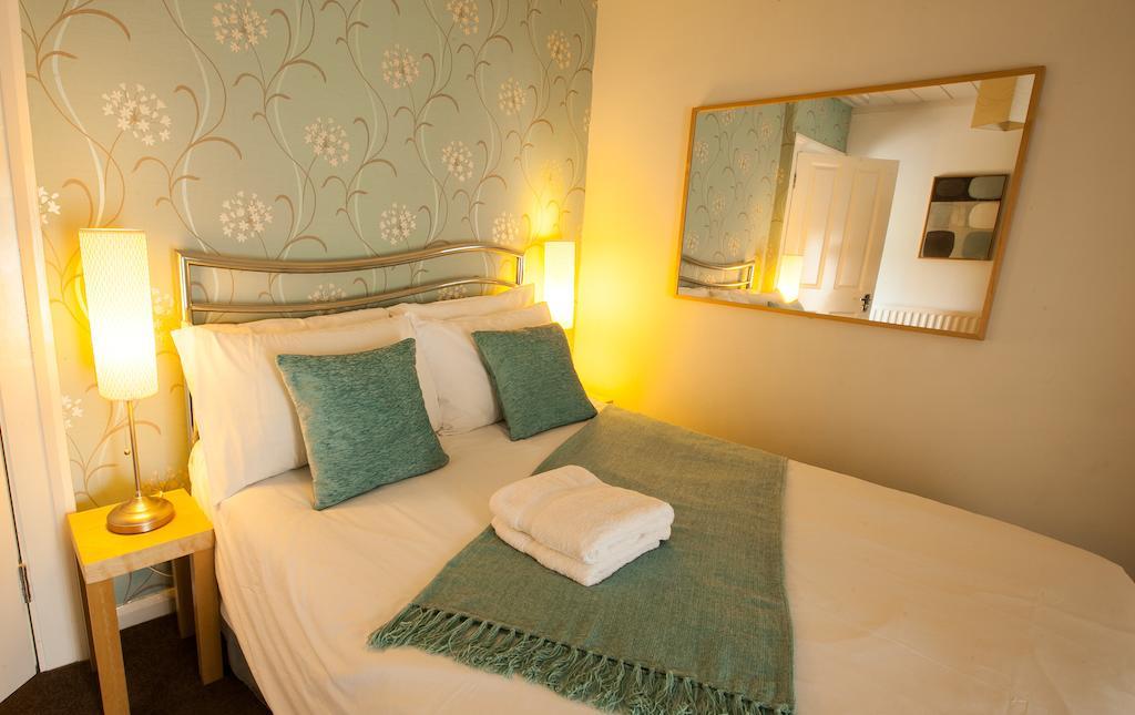 Hollybush Inn Greenhaugh الغرفة الصورة