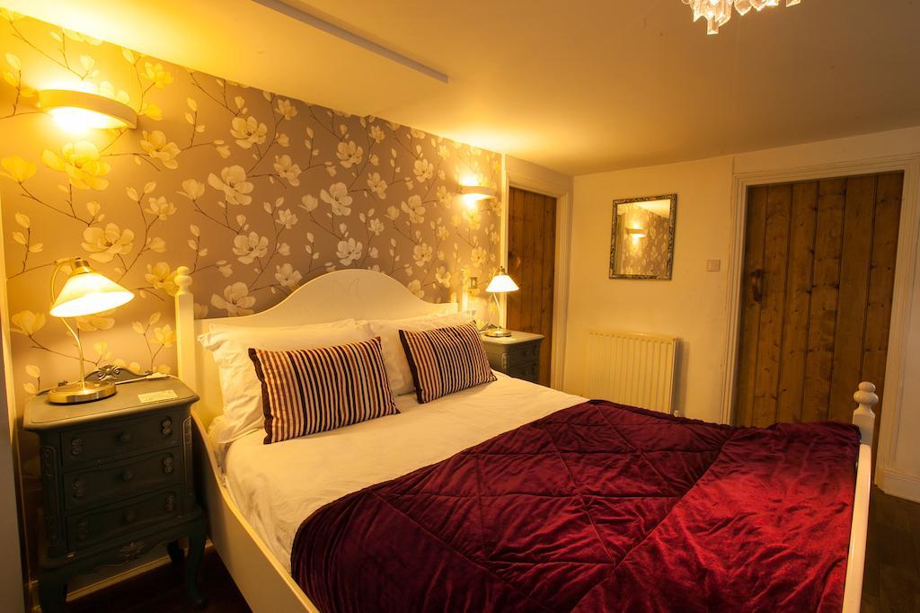 Hollybush Inn Greenhaugh الغرفة الصورة