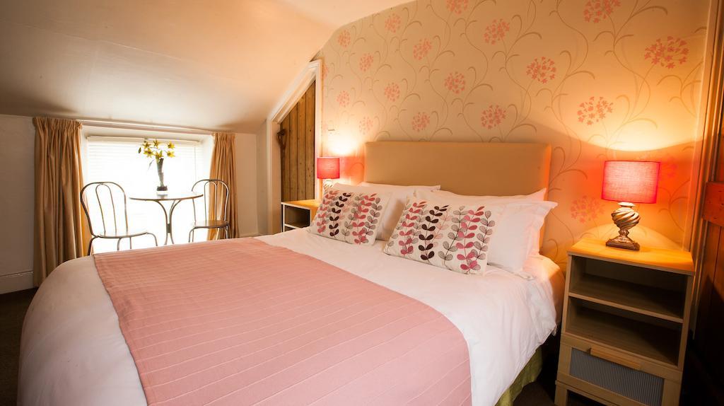 Hollybush Inn Greenhaugh الغرفة الصورة