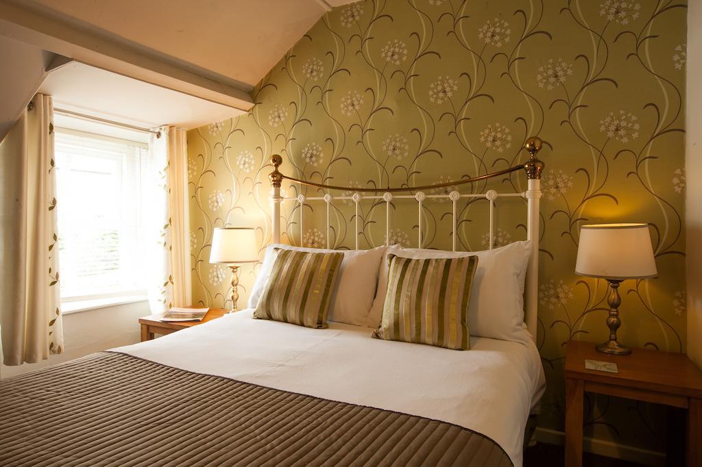 Hollybush Inn Greenhaugh الغرفة الصورة